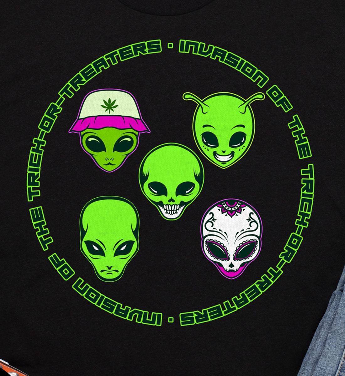 Aliens Emoji Halloween Tee - Comfy & Cool